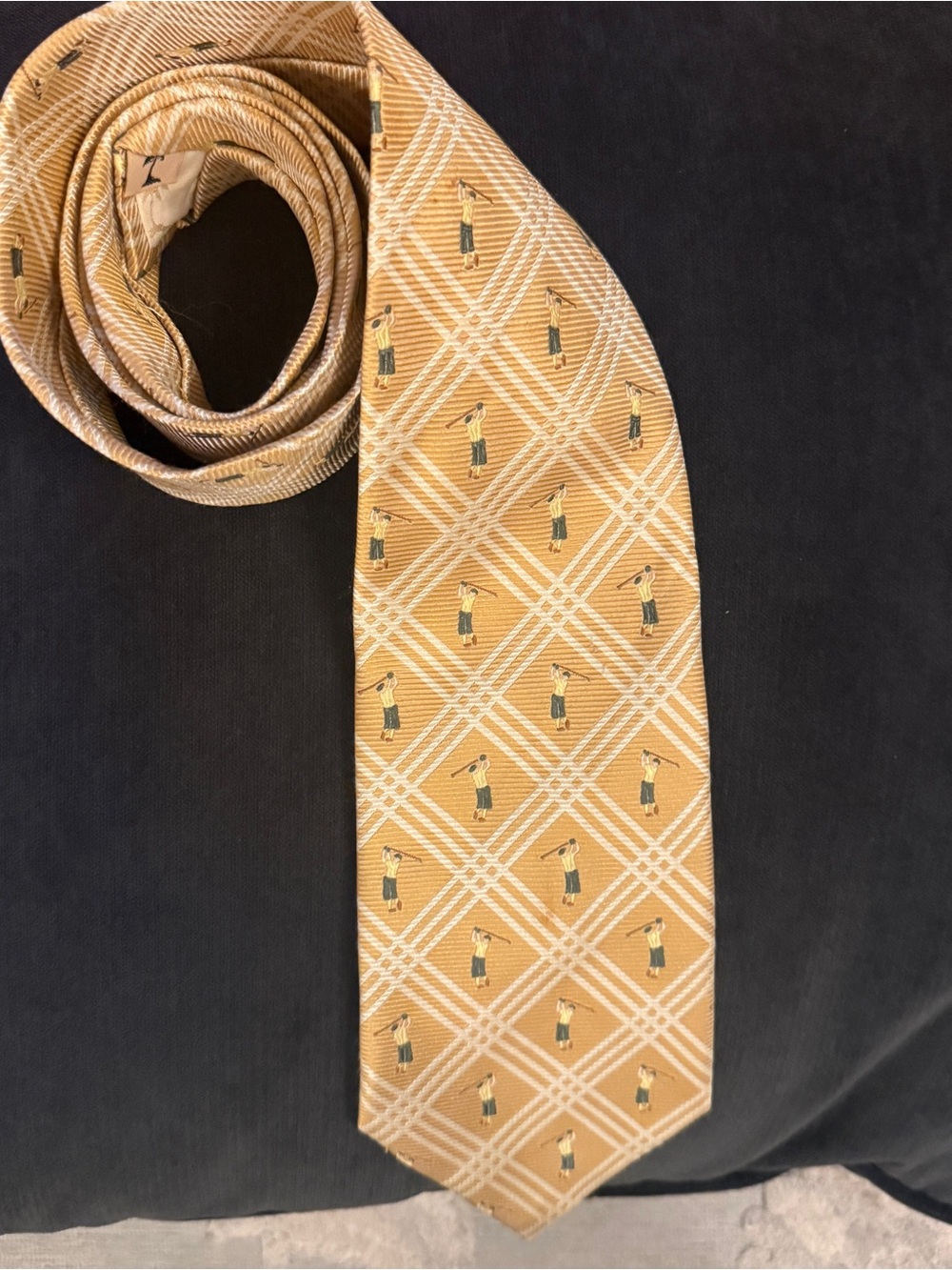 Tommy Bahama Off Island Golf print silk tie.Yellow